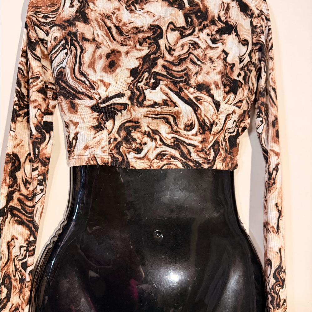 Marble-Print Brown Long-Sleeve Cropped Top